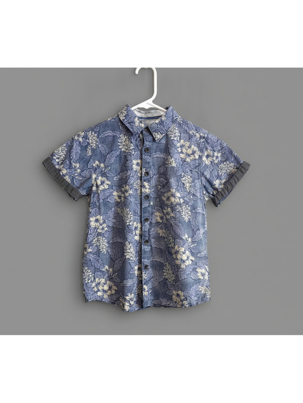 Level Ten Authentic Boys Small (8) Short Sleeve